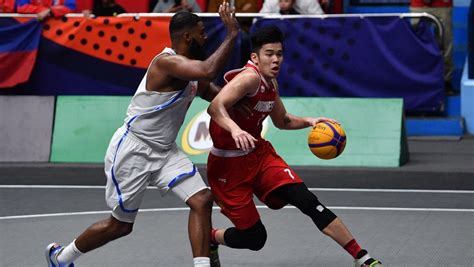 pemain tengah bola basket